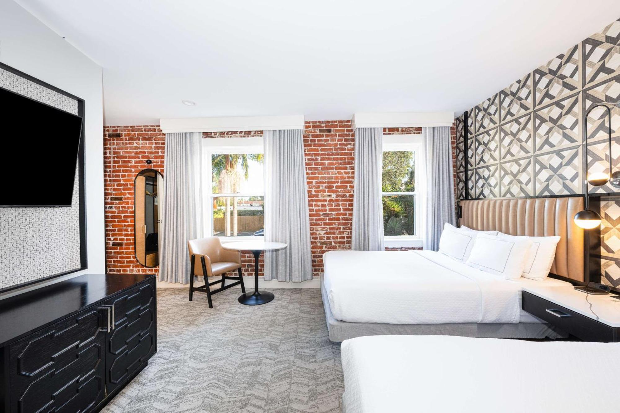 Hotel Virginia Santa Barbara, Tapestry Collection By Hilton Экстерьер фото